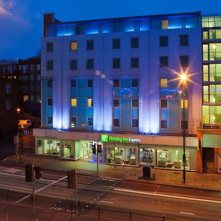 Holiday Inn Express London-Swiss Cottage Екстериор снимка