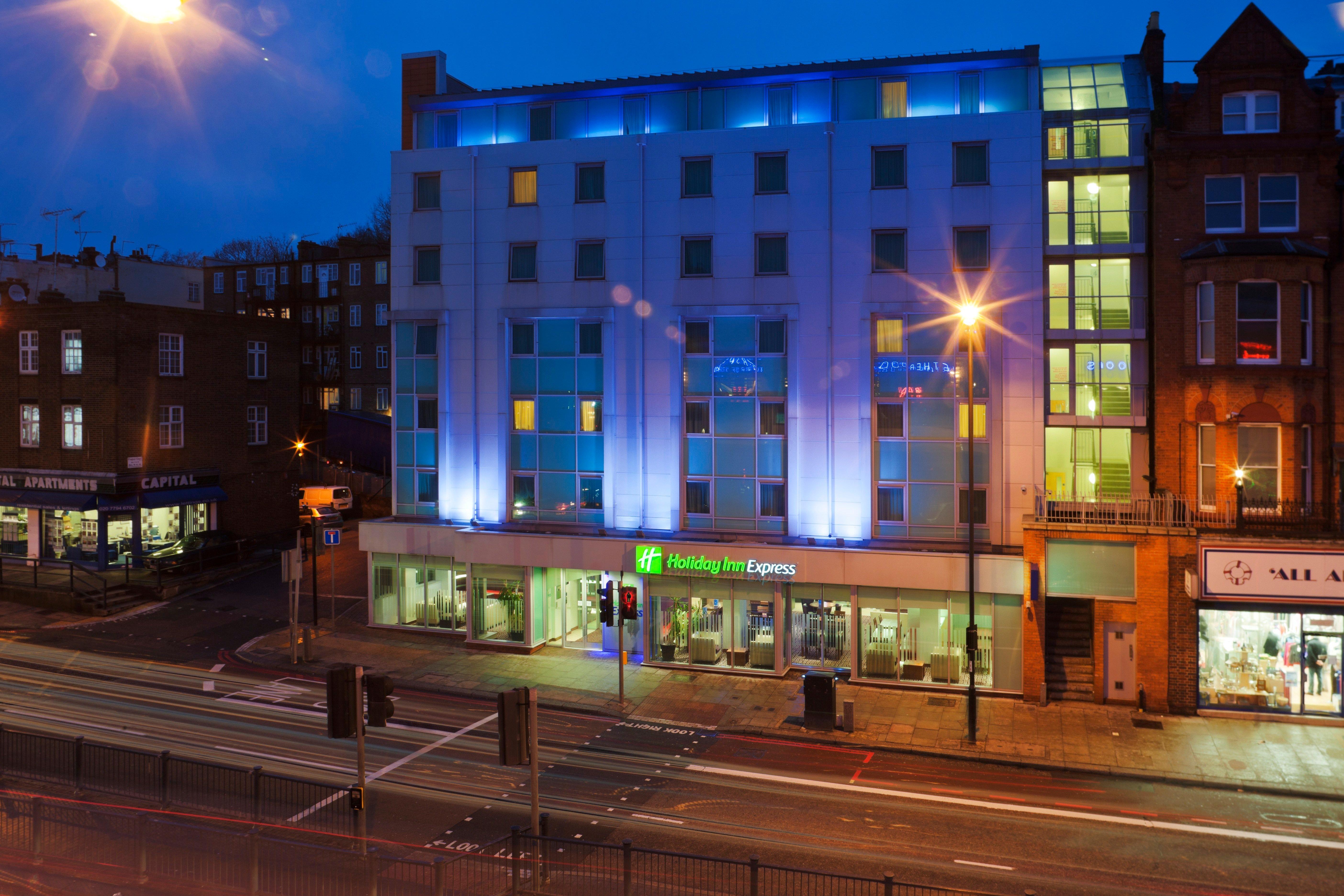 Holiday Inn Express London-Swiss Cottage Екстериор снимка