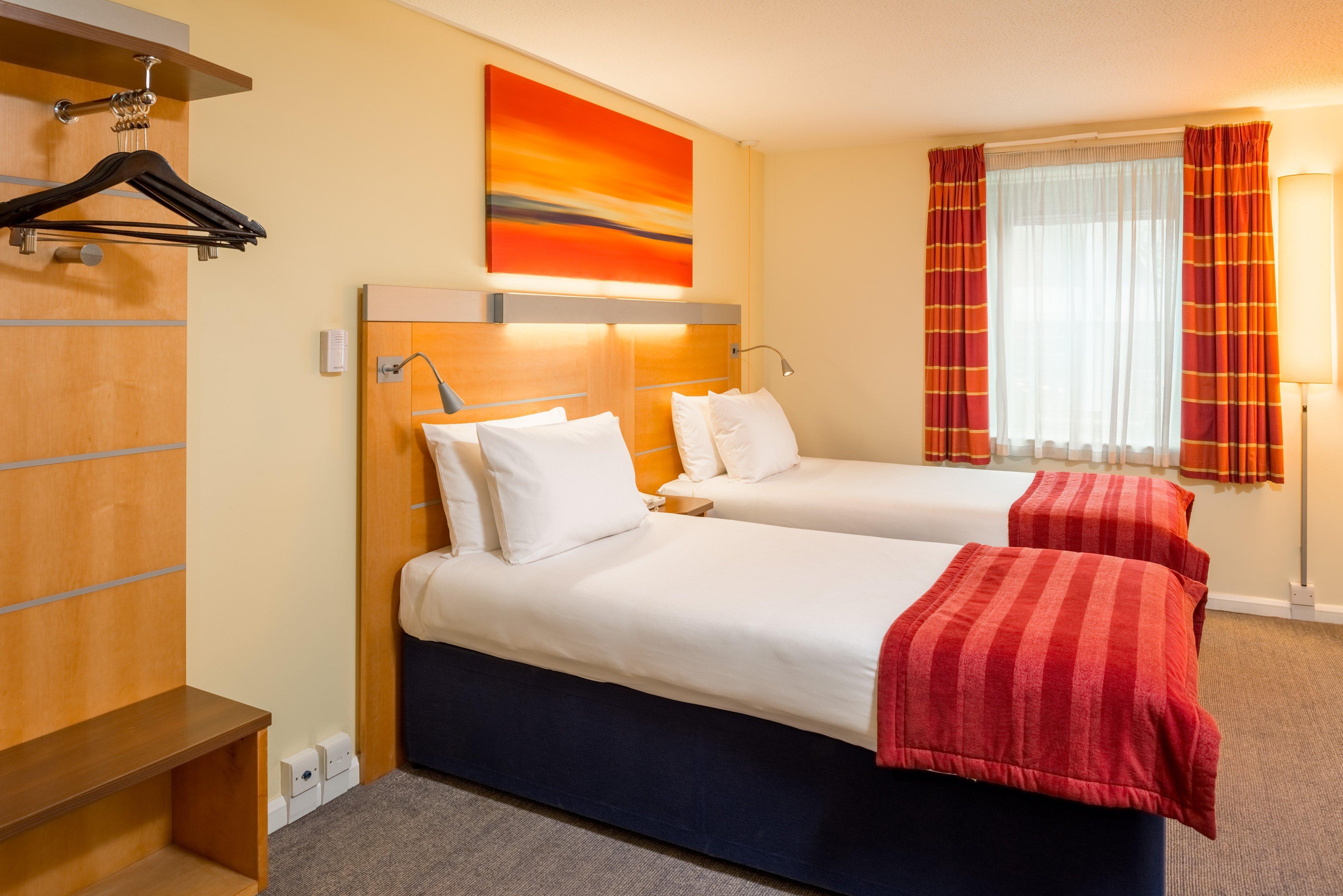 Holiday Inn Express London-Swiss Cottage Екстериор снимка