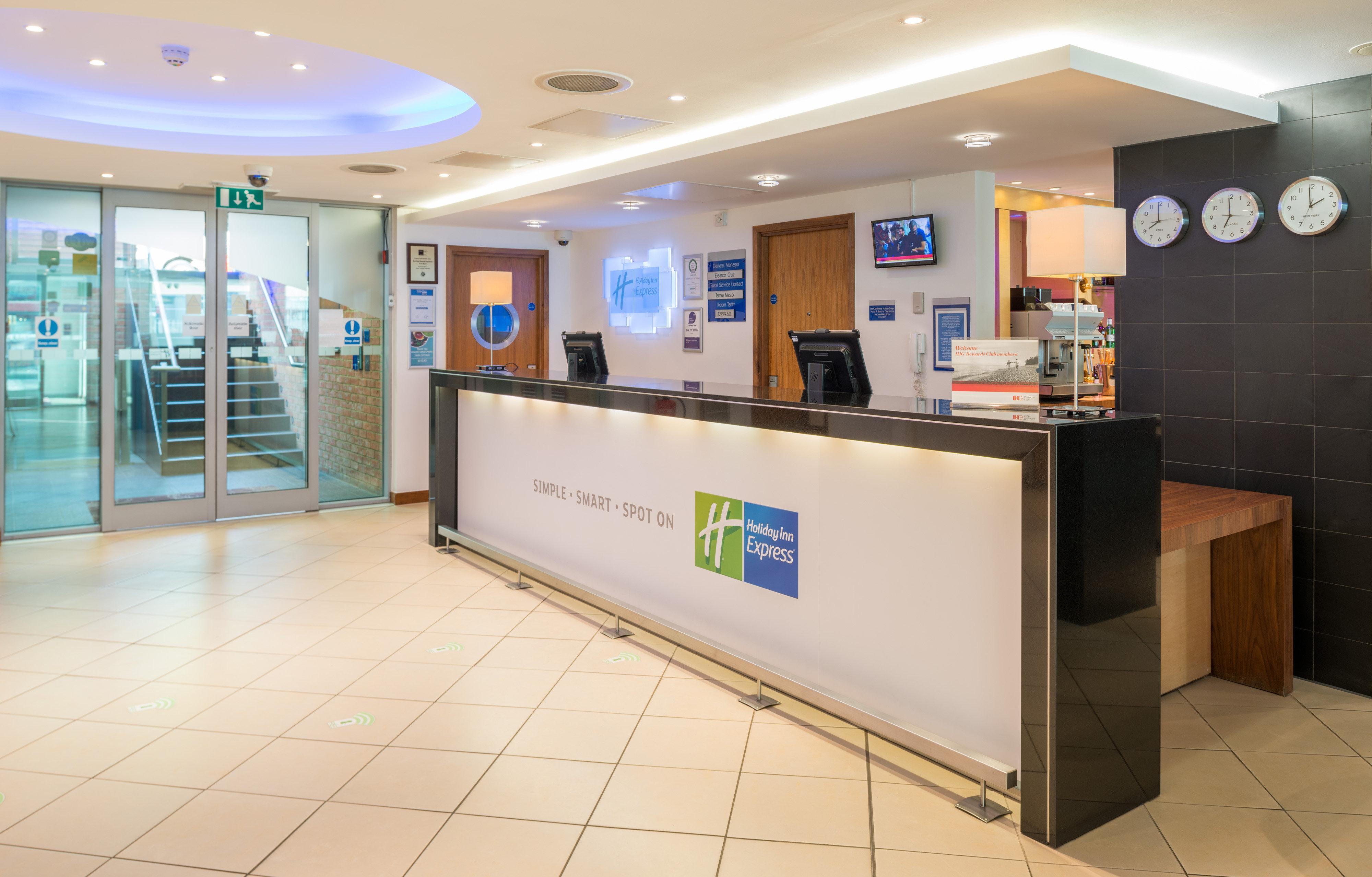 Holiday Inn Express London-Swiss Cottage Екстериор снимка